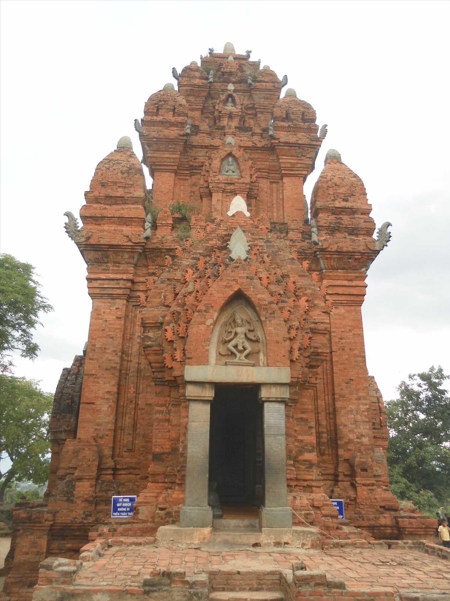 Di tích đền tháp Po Klong Garai