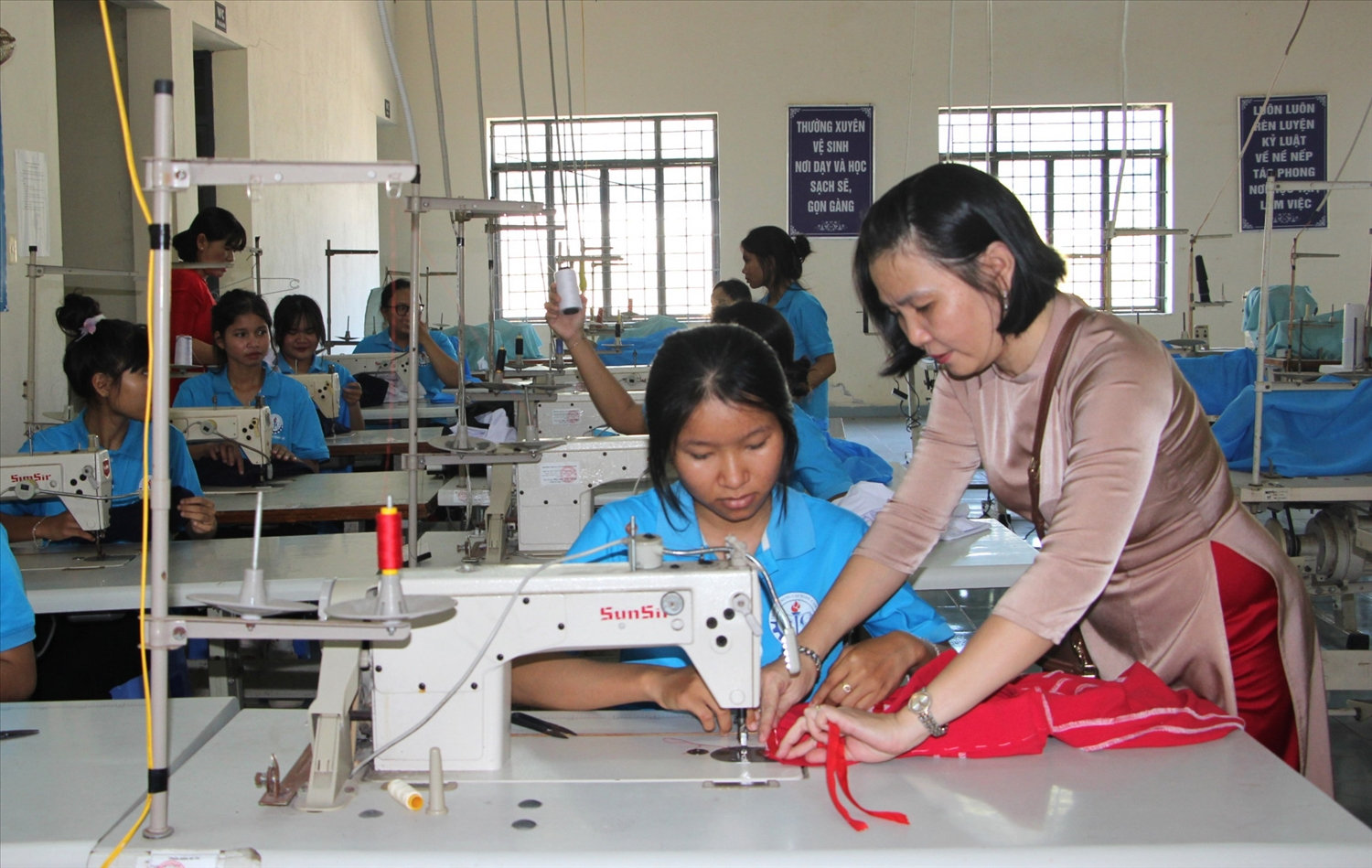 Khánh Hoà phấn đấu đến năm 2030 có trên 90% lao động nông thôn đã qua đào tạo Khánh Hoà phấn đấu đến năm 2030 có trên 90% lao động nông thôn đã qua đào tạo
