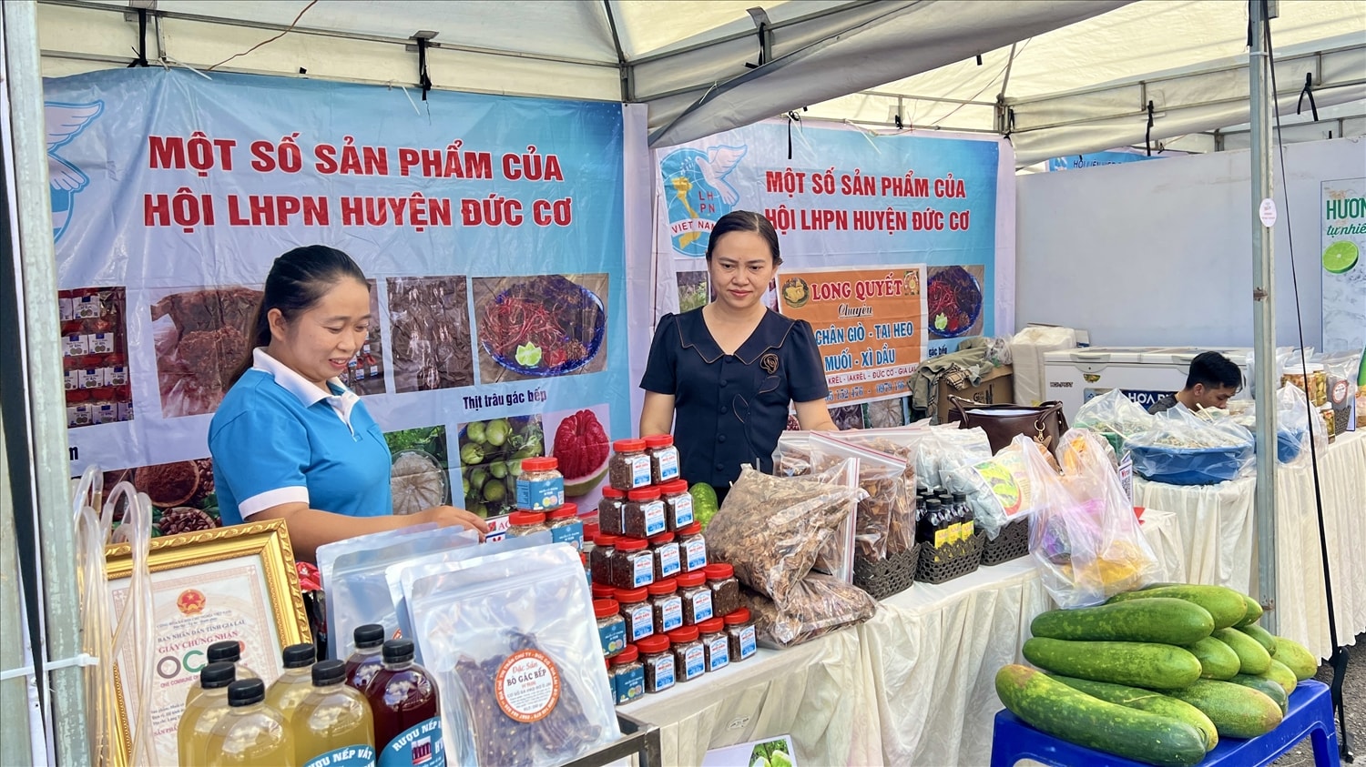 Chị em phụ nữ huyện Đức Cơ mạnh dạn tham gia các phiên chợ nông sản, cuộc thi phụ nữ khởi nghiệp sáng tạo