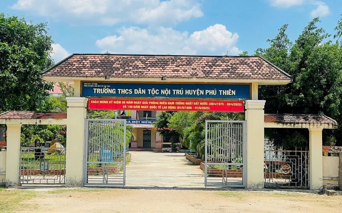 Trên địa bàn huyện Phú Thiện, tỉnh Gia Lai đã xảy ra hai vụ việc gây bức xúc trong dư luận, ảnh hưởng nghiêm trọng đến uy tín ngành giáo dục