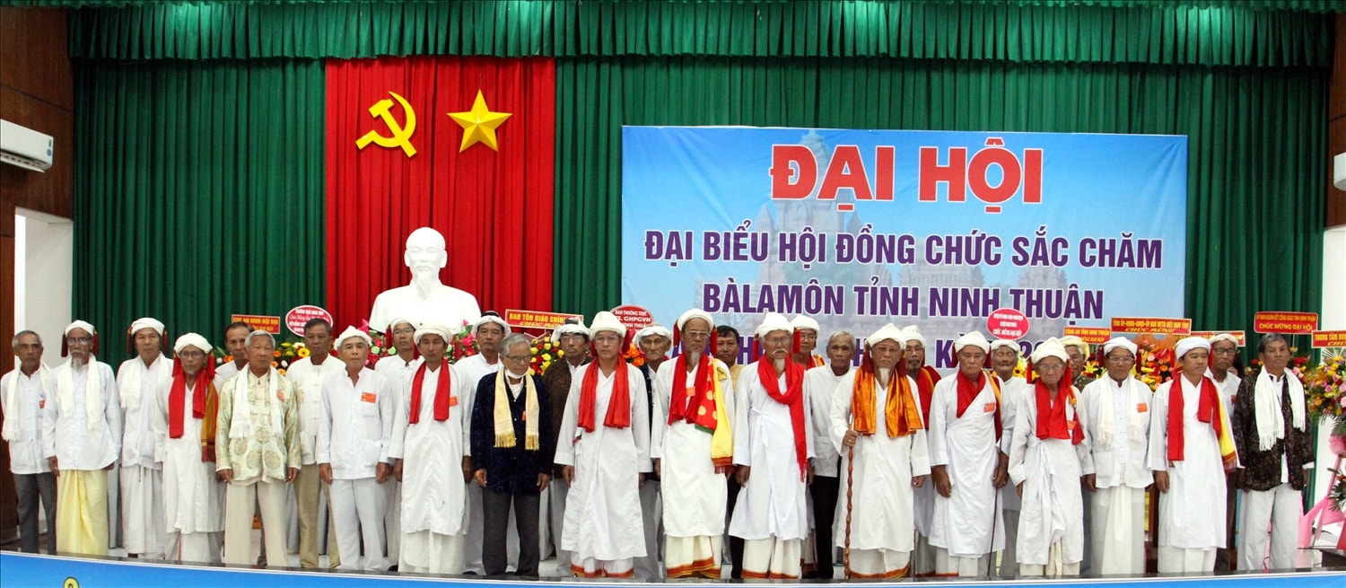 Hội đồng Chức sắc Chăm Bàlamôn tỉnh Ninh Thuận nhiệm kỷ 2022- 2027. 