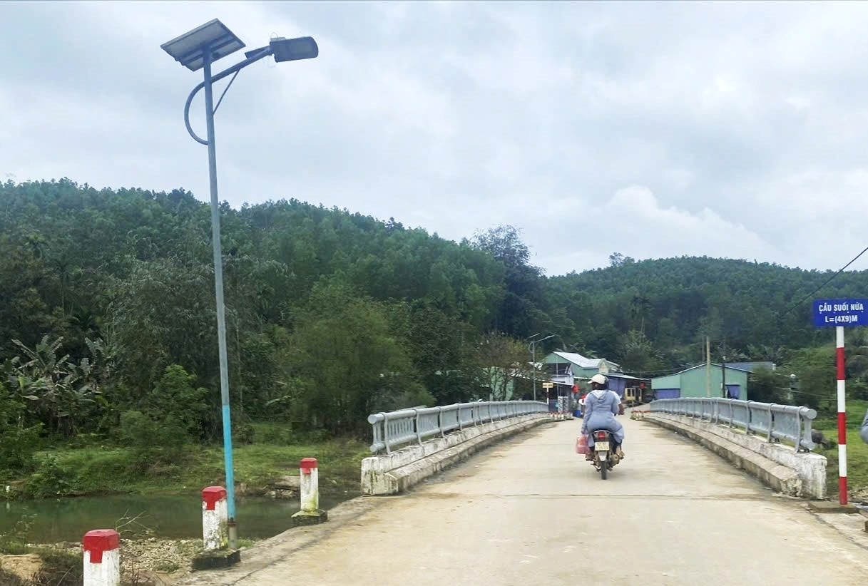 Từ nguồn kinh phí của các chương trình mục tiêu quốc gia đã  giúp Bắc Trà My xây dựng cơ sở hạ tầng khang trang, trong đó có đường giao thông