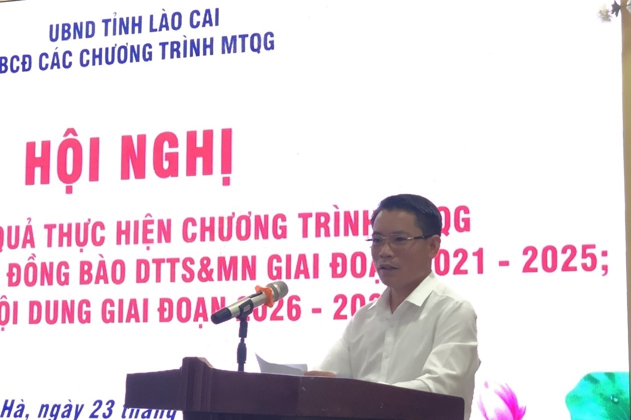 Giám đốc Sở Dân tộc và Tôn giáo Lào Cai Nguyễn Xuân Nhẫn phát biểu tịa hội nghị