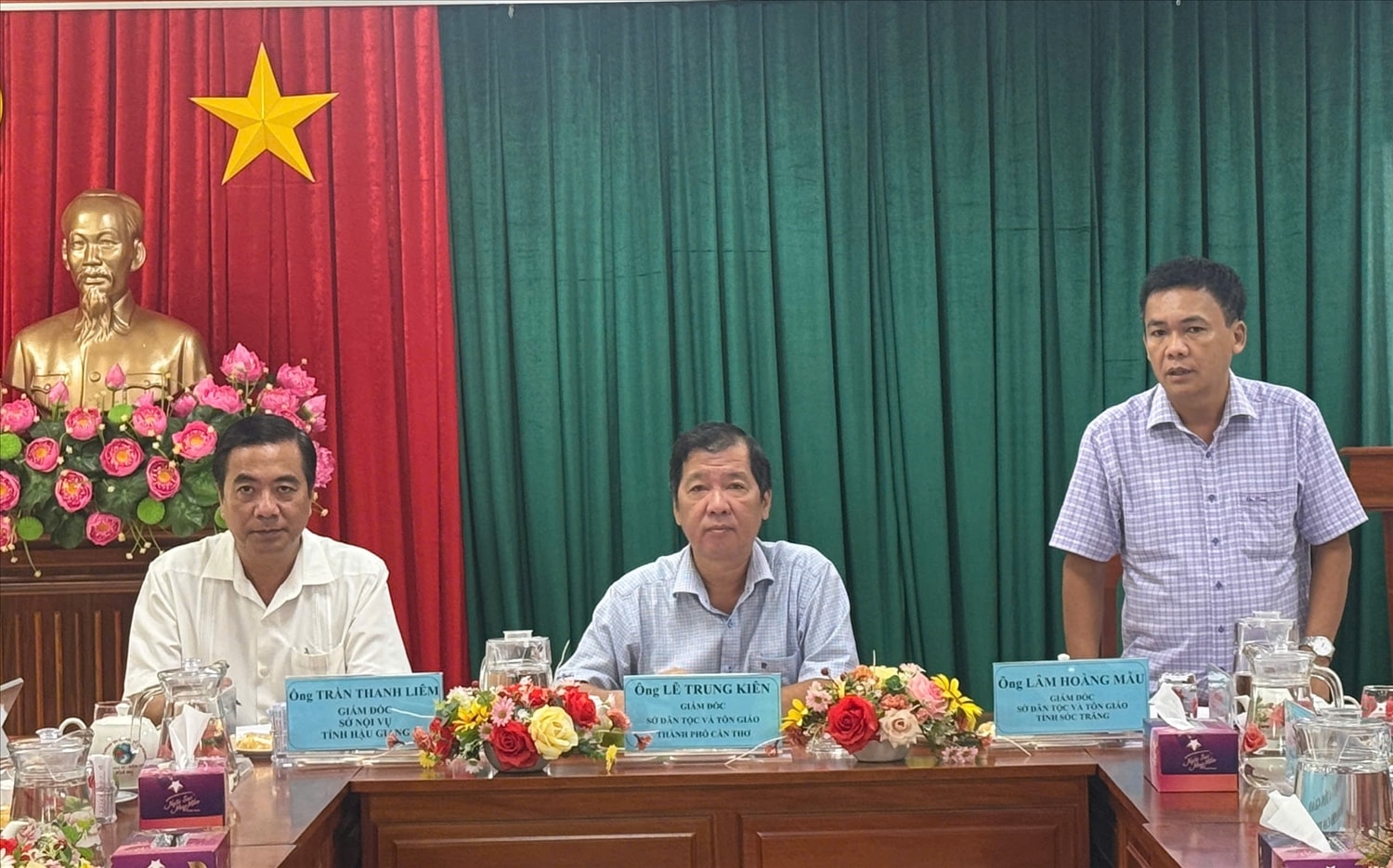 Ông Lâm Hoàng Mẫu, Giám đốc Sở Dân tộc và Tôn giáo tỉnh Sóc Trăng nêu trăn trở  của tỉnh sau sáp nhập, sẽ có nhiều khó khăn đối với địa phương có đông đồng bào Khmer nhất nước khi trụ sở hành chính đặt tại TP. Cần Thơ