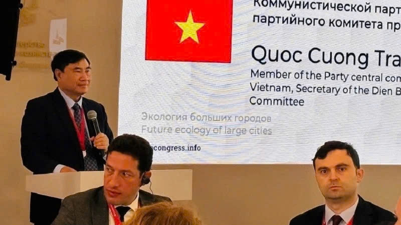 Đồng chí Trần Quốc Cường phát biểu tham luận với chủ đề 