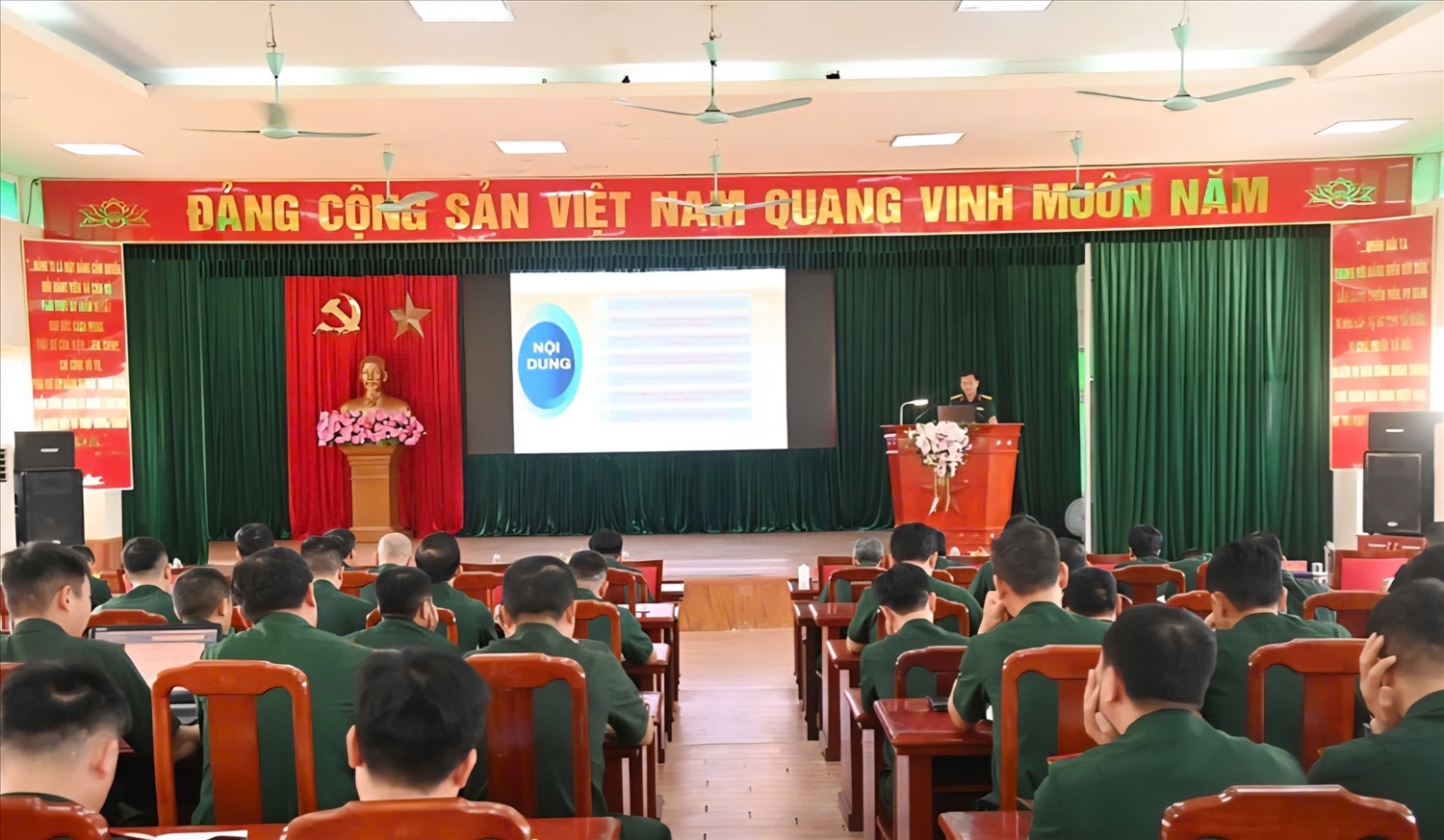 Toàn cảnh lớp bồi dưỡng kiến thức dân tộc năm 2025
