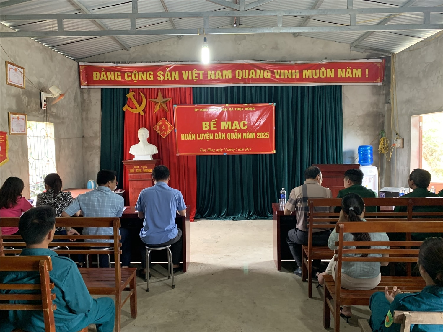 Hiện nay, nhà văn hóa các thôn trên địa bàn huyện Văn Lãng đều được trang bị đầy đủ hệ thống âm thanh, loa đài, là nơi sinh hoạt, hội họp của người dân trong thôn