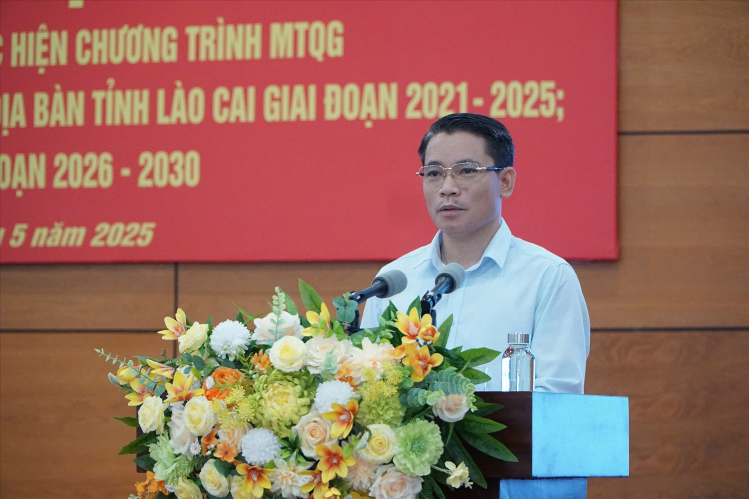 Giám đốc Sở Dân tộc và Tôn giáo Lào Cai Nguyễn Xuân Nhẫn phát biểu tại hội nghị