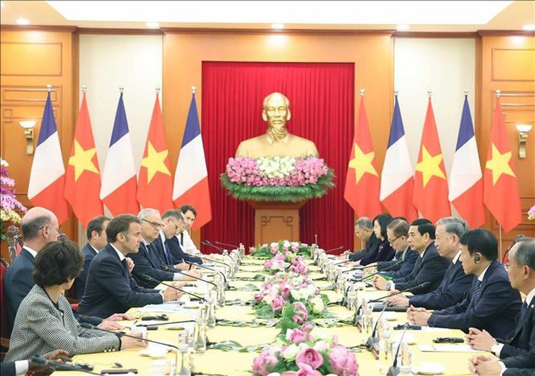 Tổng Bí thư Tô Lâm hội kiến Tổng thống Pháp Emmanuel Macron. Ảnh: Thống Nhất/TTXVN