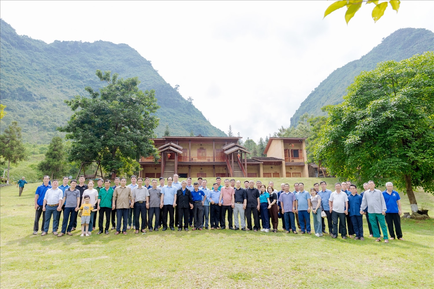 Đoàn đại biểu, Người có uy tín huyện Hoàng Su Phì trong chuyến tham quan, học tập kinh nghiệm tại một số địa phương trên địa bàn tỉnh Hà Giang 
