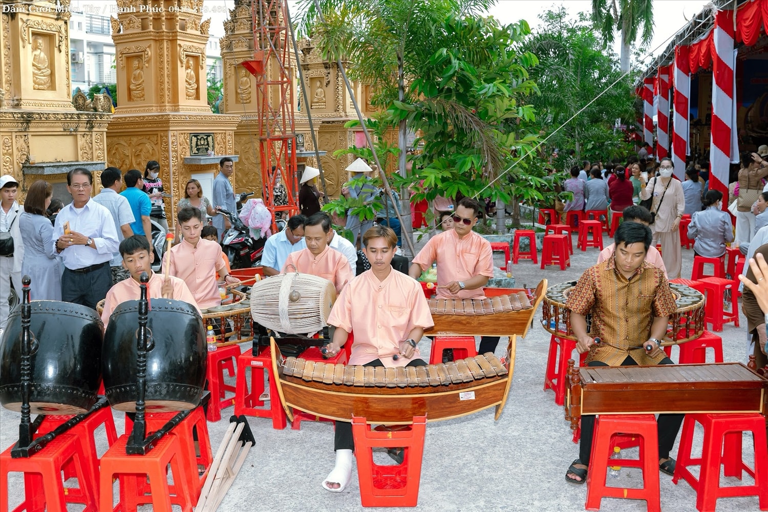 Triển khai thực hiện Dự ăn 6, tỉnh Cà Mau đã hỗ trọc 4 dàn nhạc ngũ âm cho các chùa Khmer Triển khai thực hiện Dự ăn 6, tỉnh Cà Mau đã hỗ trọc 4 dàn nhạc ngũ âm cho các chùa Khmer
