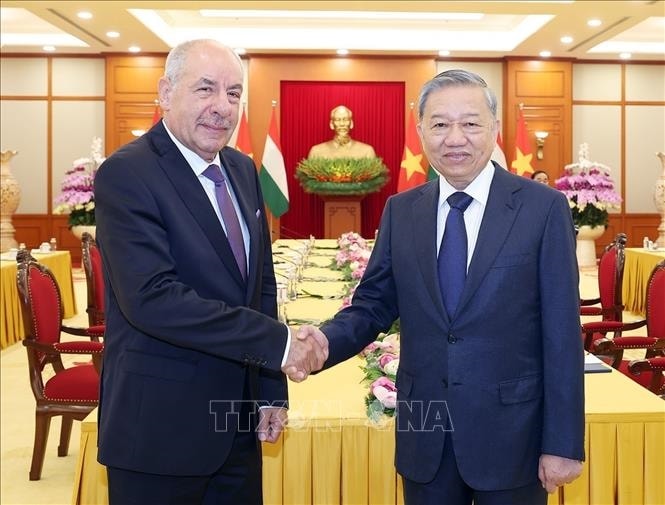 Tổng Bí thư Tô Lâm và Tổng thống Hungary Sulyok Tamás. Ảnh: TTXVN Tổng Bí thư Tô Lâm và Tổng thống Hungary Sulyok Tamás. Ảnh: TTXVN