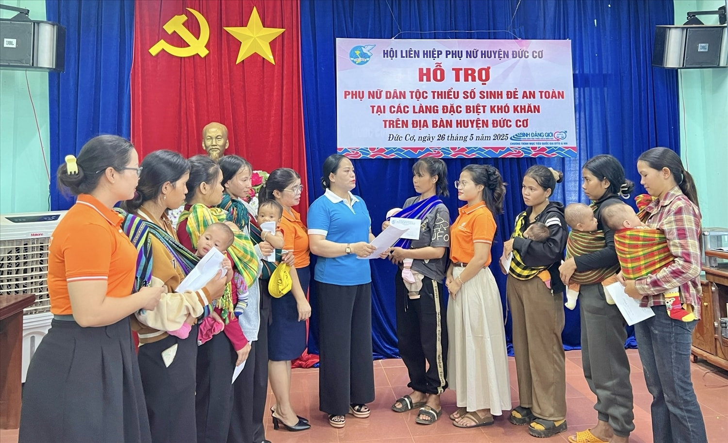 Hội LHPN huyện Đức Cơ tích cực truyền thông vận động phụ nữ DTTS sinh đẻ an toàn và chăm sóc sức khỏe trẻ em