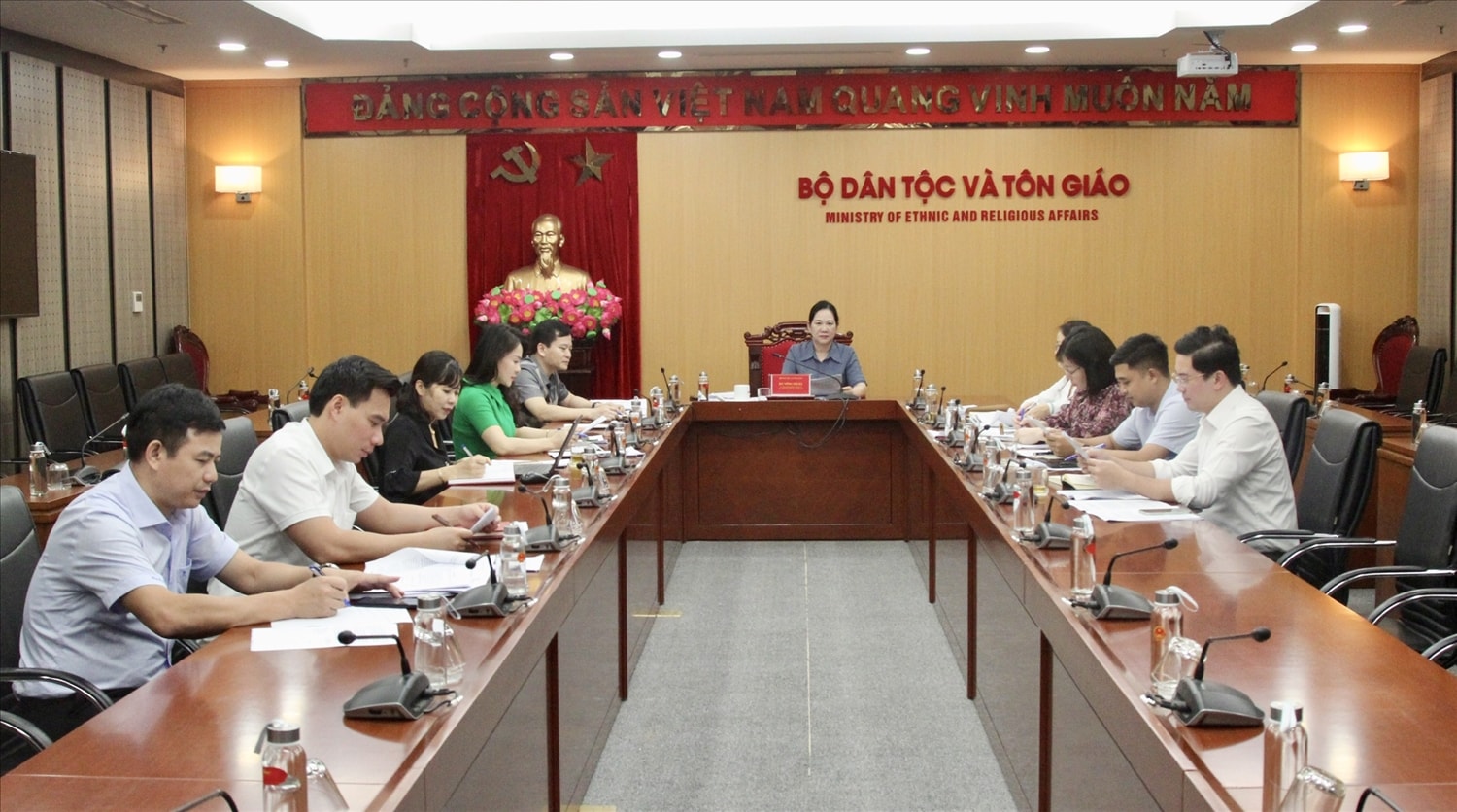 Quang cảnh cuộc họp