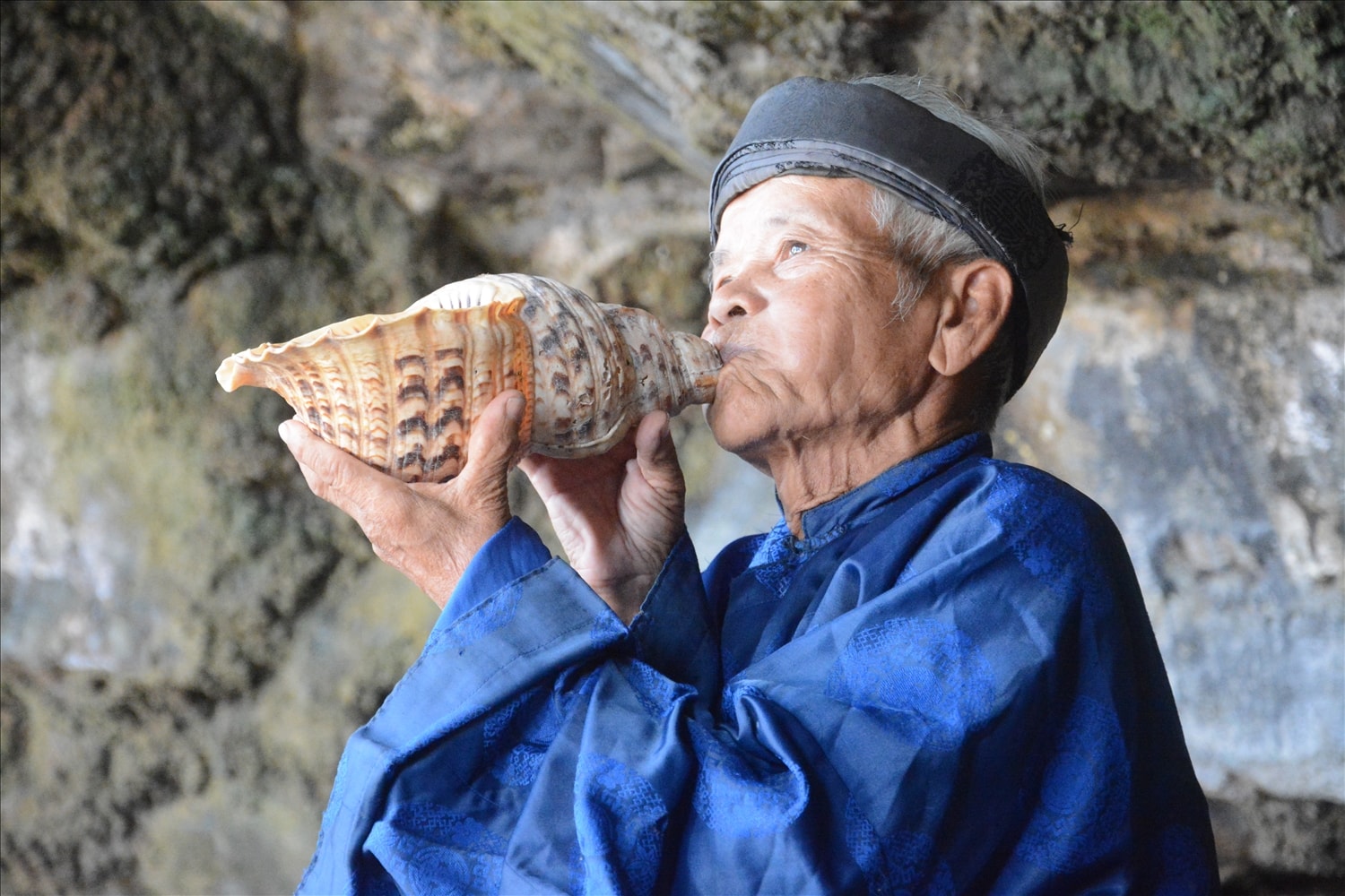 Ông Võ Chú, thầy dạy ông Hổ biết thổi ốc u.