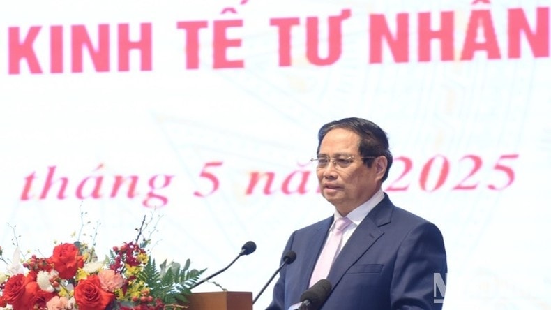 Thủ tướng Phạm Minh Chính phát biểu ý kiến tại tọa đàm. (Ảnh: TRẦN HẢI)