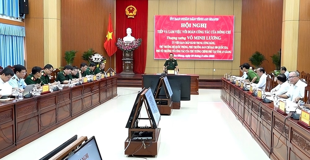 Quang cảnh buổi làm việc