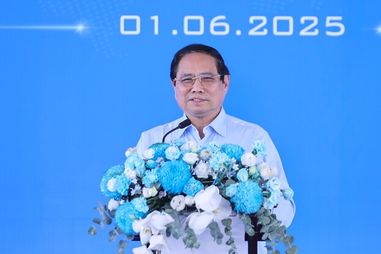 Thủ tướng Phạm Minh Chính đề nghị Tập đoàn CMC tiên phong trong phát triển khoa học, công nghệ, đổi mới sáng tạo và chuyển đổi số - Ảnh: VGP/Nhật Bắc Thủ tướng Phạm Minh Chính đề nghị Tập đoàn CMC tiên phong trong phát triển khoa học, công nghệ, đổi mới sáng tạo và chuyển đổi số - Ảnh: VGP/Nhật Bắc