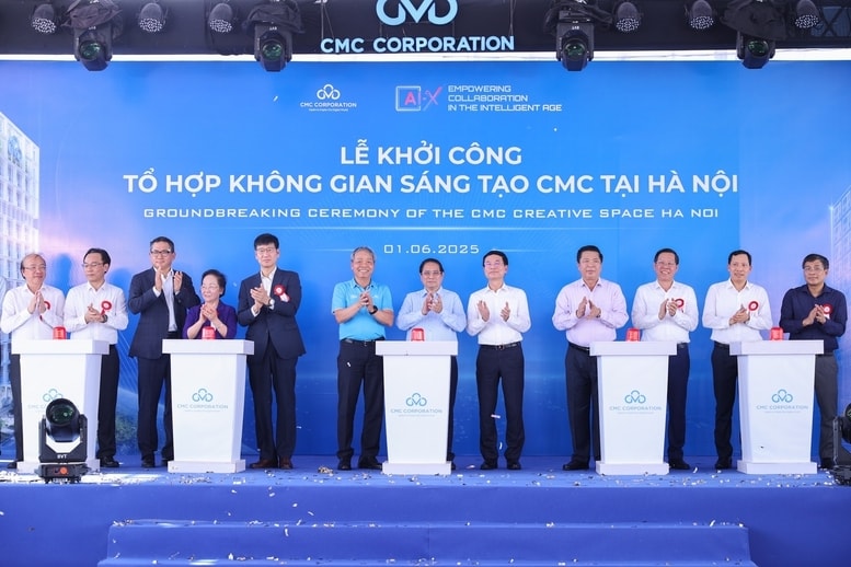 Thủ tướng Phạm Minh Chính và các đại biểu thực hiện nghi thức khởi công Tổ hợp không gian sáng tạo CMC - Ảnh: VGP/Nhật Bắc Thủ tướng Phạm Minh Chính và các đại biểu thực hiện nghi thức khởi công Tổ hợp không gian sáng tạo CMC - Ảnh: VGP/Nhật Bắc