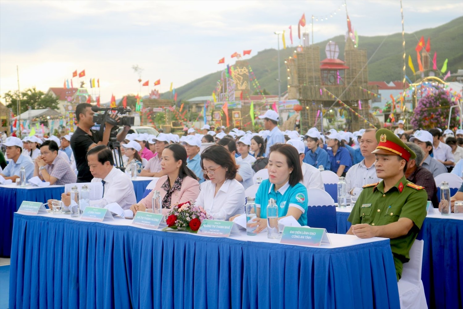 Các đại biểu tham gia Lễ phát động