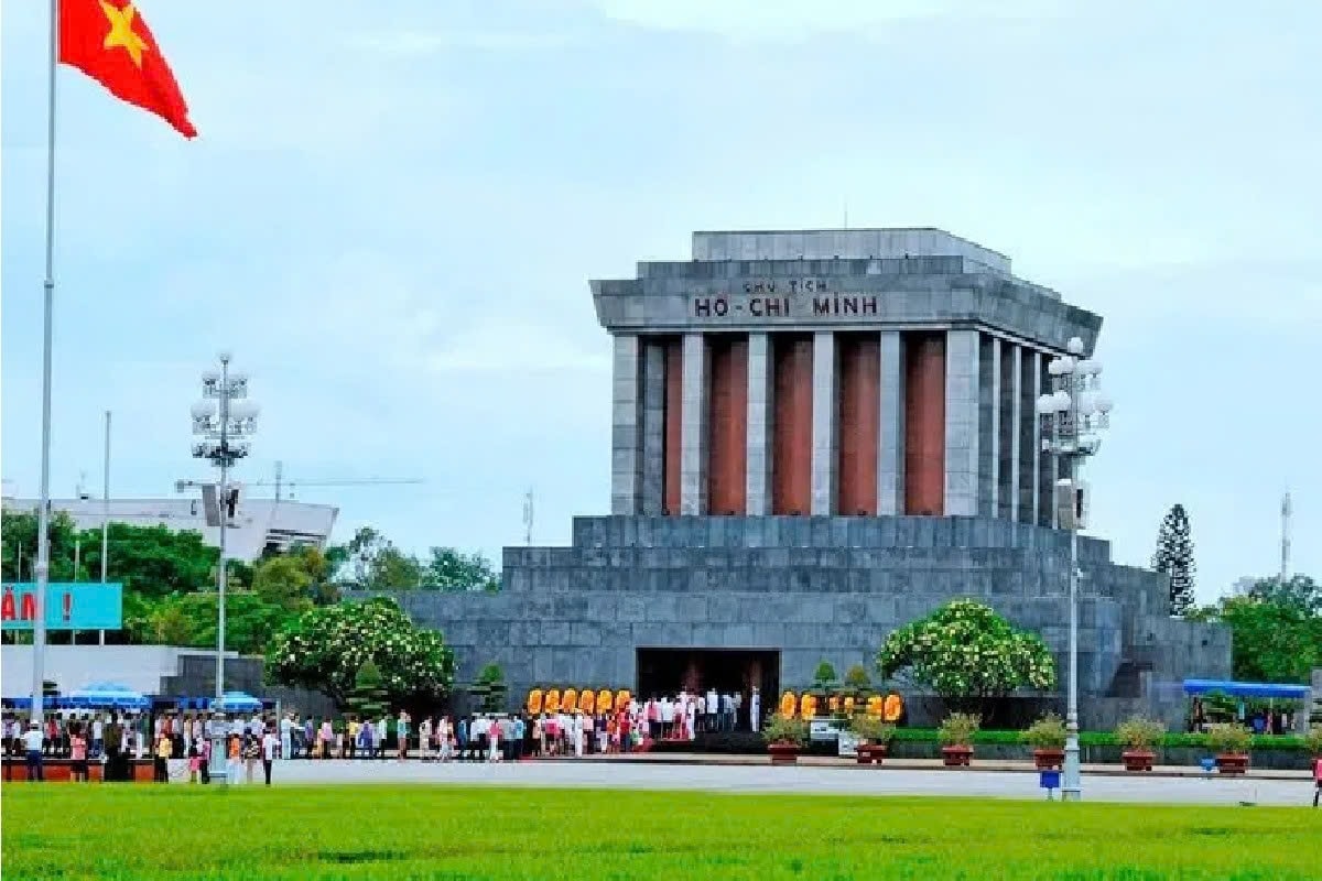 Lăng Chủ tịch Hồ Chí Minh sẽ tạm ngừng tổ chức Lễ viếng Chủ tịch Hồ Chí Minh để triển khai Kế hoạch tu bổ định kỳ từ ngày 2/6 đến ngày 31/7/2025. (Ảnh: TL)