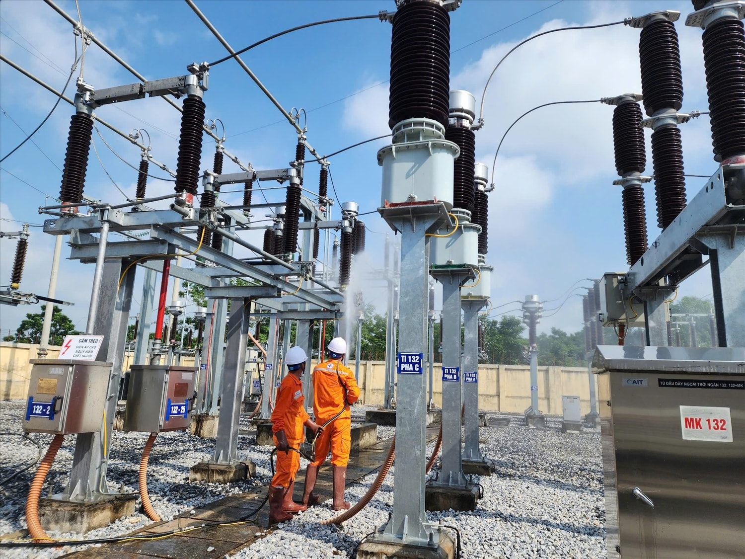  EVNNPC kêu gọi khách hàng sử dụng điện an toàn, tiết kiệm điện hiệu quả