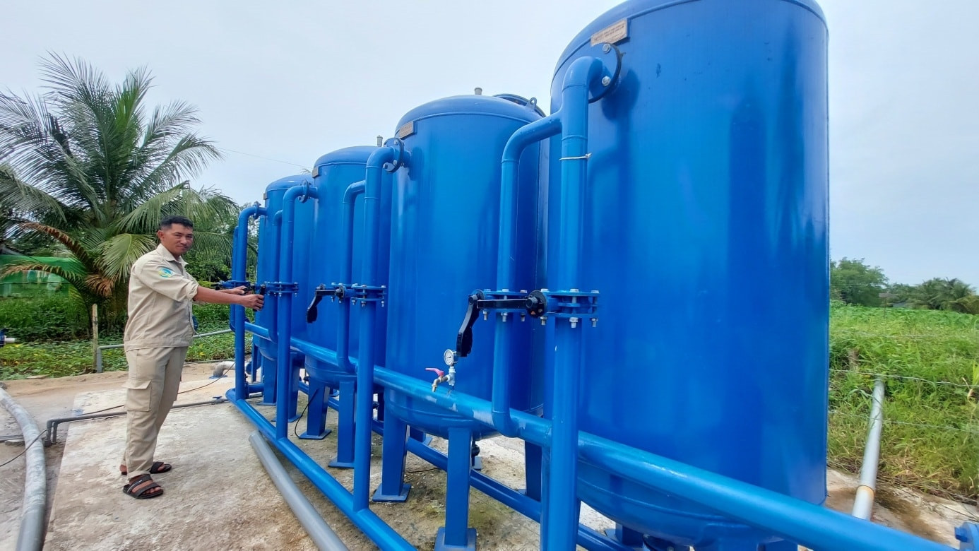 Nhờ nguồn vốn của Chương trình MTQG 1719, xã Mỹ Thuận, huyện Mỹ Tú, tỉnh Sóc Trăng đã có trạm cấp nước tập trung, đưa nước sạch về cho bà con đồng bào dân tộc Khmer (Ảnh minh họa).