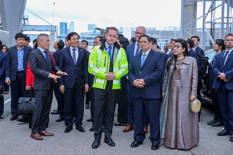 Thủ tướng Chính phủ Phạm Minh Chính và Phu nhân thăm Cảng Tallinn - một trong những cảng biển lớn nhất ở khu vực biển Baltic - Ảnh: VGP/Nhật Bắc Thủ tướng Chính phủ Phạm Minh Chính và Phu nhân thăm Cảng Tallinn - một trong những cảng biển lớn nhất ở khu vực biển Baltic - Ảnh: VGP/Nhật Bắc