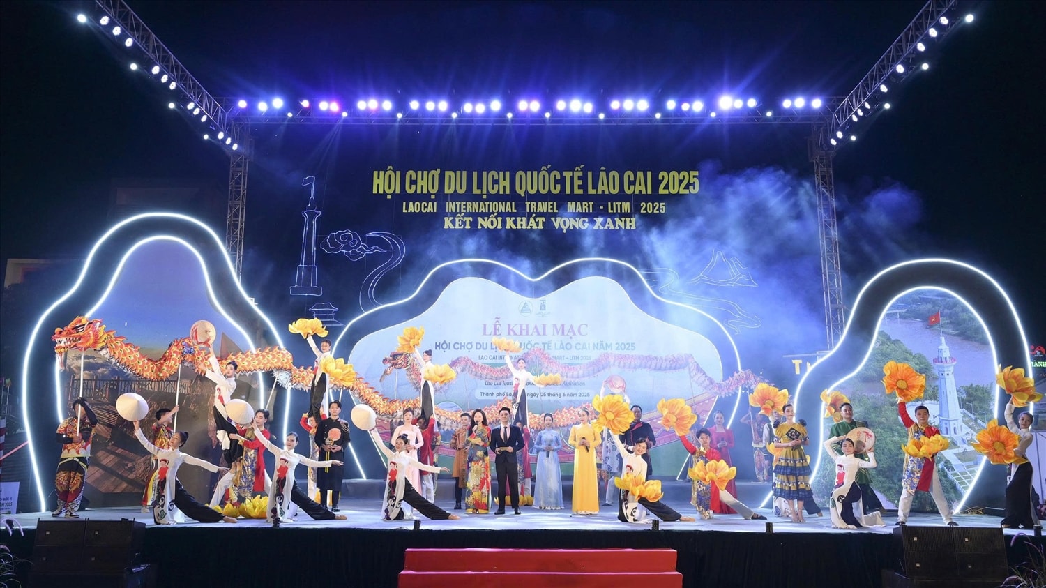 Hội chợ Du lịch Quốc tế Lào Cai 2025 là cơ hội để các doanh nghiệp du lịch tìm kiếm đối tác, ký kết hợp đồng Hội chợ Du lịch Quốc tế Lào Cai 2025 là cơ hội để các doanh nghiệp du lịch tìm kiếm đối tác, ký kết hợp đồng