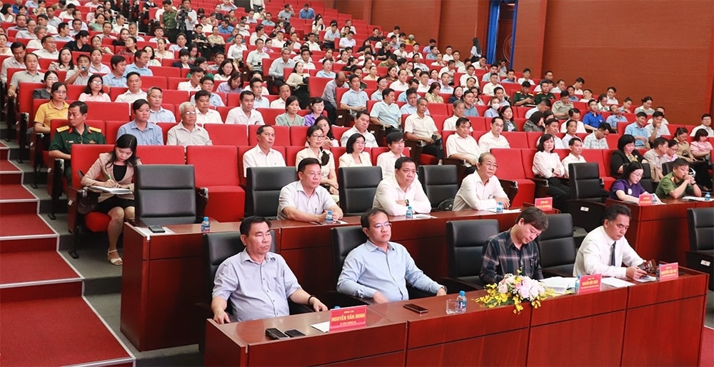 Đại biểu dự Hội nghị Quán triệt và triển khai các văn bản mới của trung ương về công tác Dân tộc và Tôn giáo 