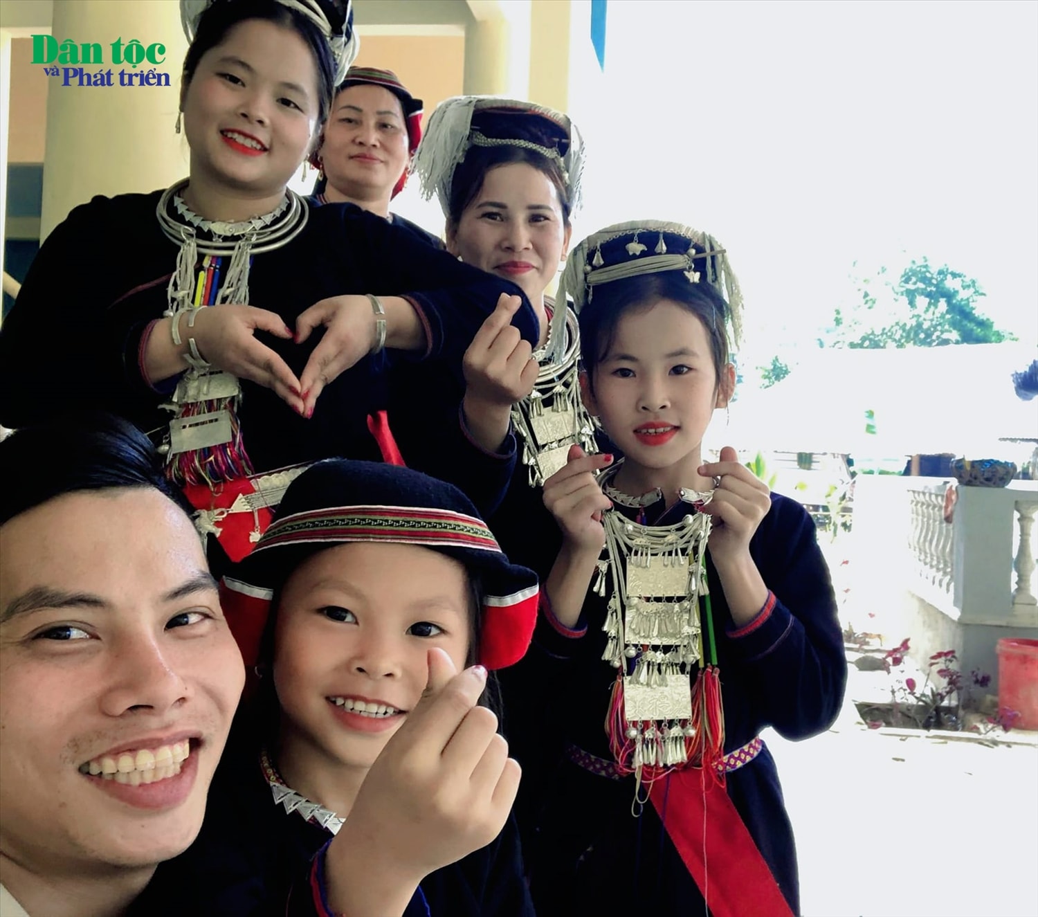 Anh Bàn Văn Tình cùng gia đình nhỏ của mình hiện đang sinh sống tại huyện Quang Bình, tỉnh Hà Giang
