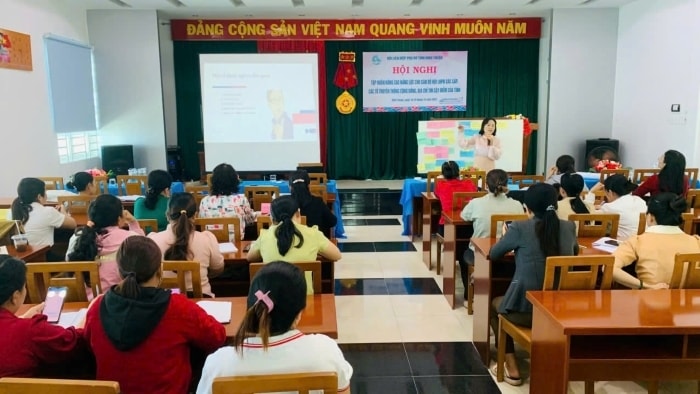 Hội nghị tập huấn nâng cao năng lực cho cán bộ Hội LHPN các cấp, các tô truyền thông cộng đồng, địa chỉ tin cậy của Tỉnh Ninh Thuận do Hội LHPN Tỉnh Ninh Thuận tổ chức