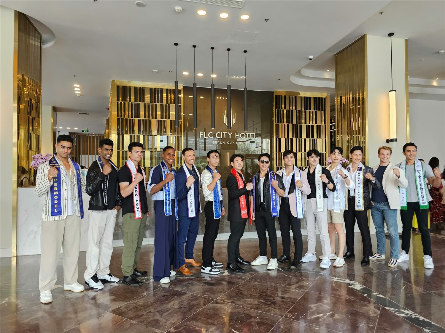 Các thí sinh nam tham gia cuộc thi