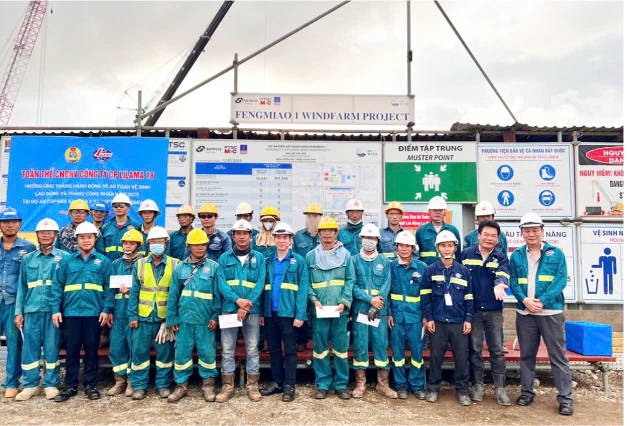 Công đoàn LILAMA trao quà cho người lao động  Công ty CP LILAMA 18