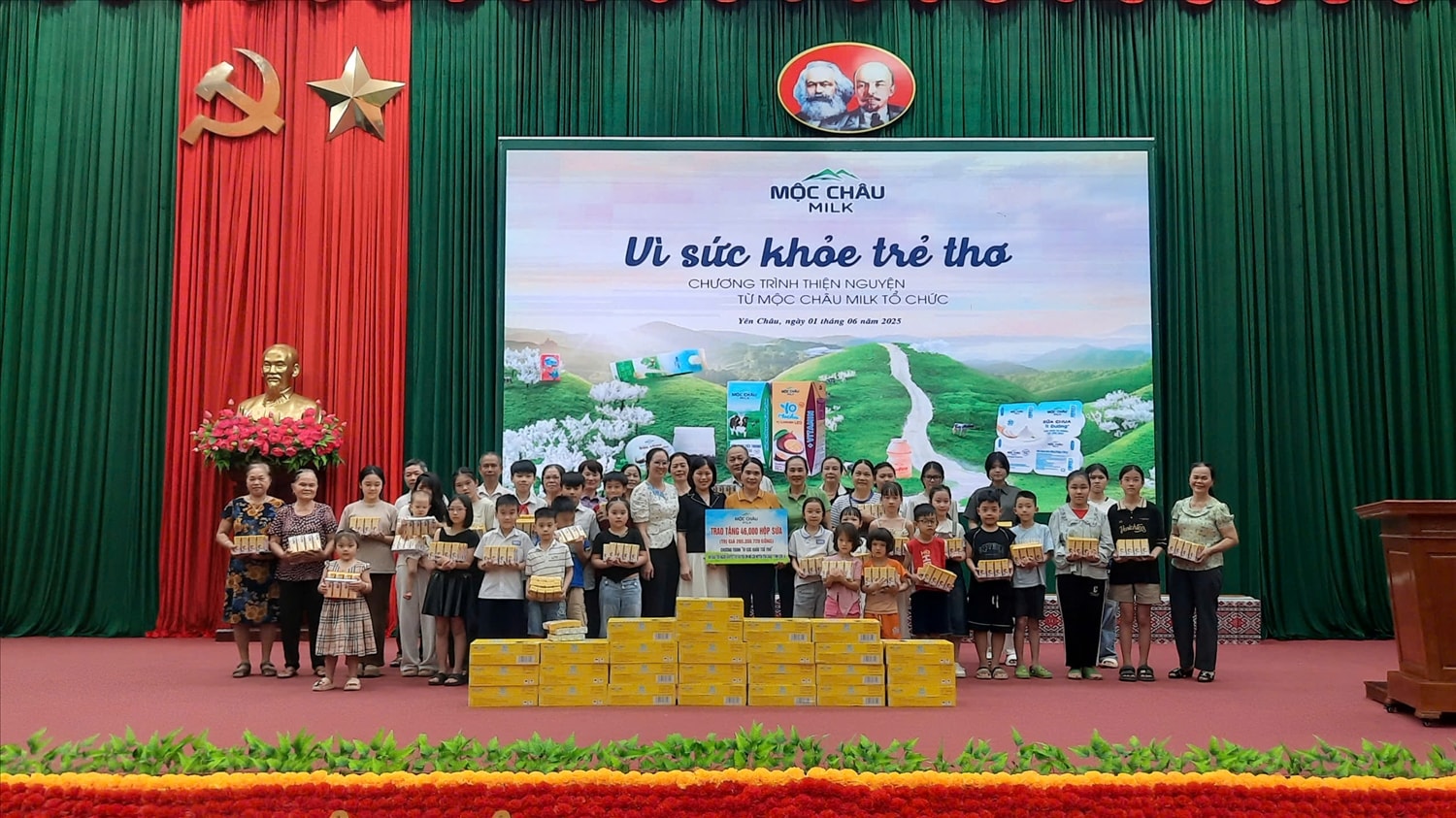 Sự sẻ chia – đôi khi bắt đầu chỉ từ một dòng sữa mát lành giữa ngày hè nóng nực.