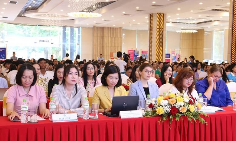 Các đại biểu tham dự Diễn đàn