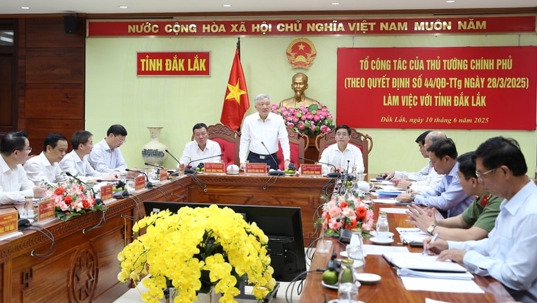 Phó Thủ tướng Thường trực Chính phủ Nguyễn Hòa Bình làm việc với lãnh đạo tỉnh Đắk Lắk về giải quyết các vụ việc khiếu nại, tố cáo phức tạp, kéo dài vượt cấp lên Trung ương - Ảnh: VGP/Nguyễn Hoàng