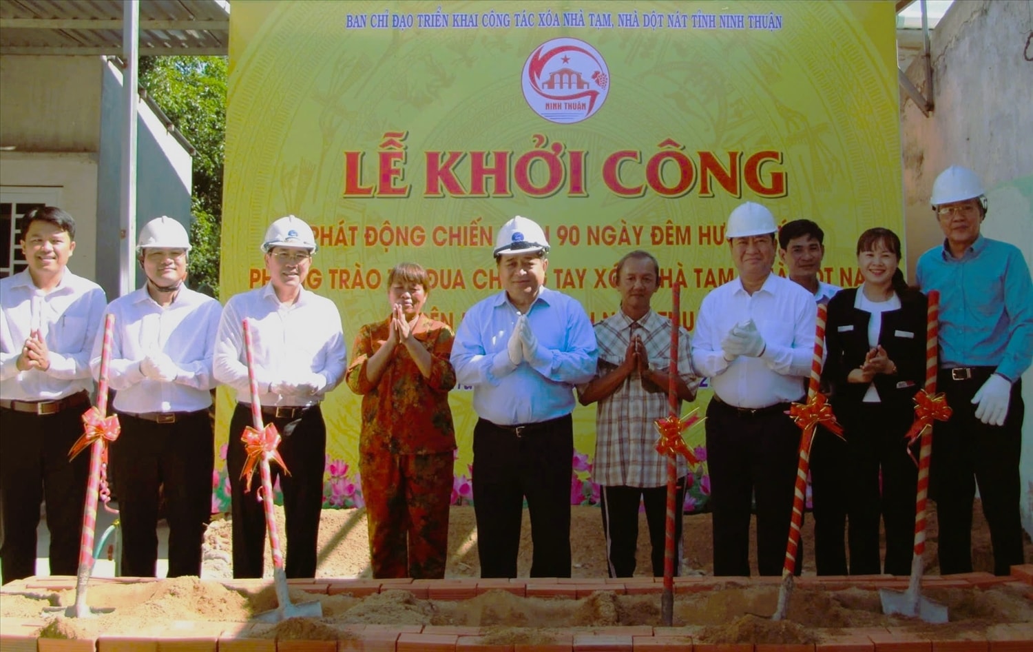 Phó Thủ tướng Chính phủ Nguyễn Chí Dũng dự khởi công xây nhà mới cho người dân ở TP. Phan Rang - Tháp Chàm, tỉnh Ninh Thuận.