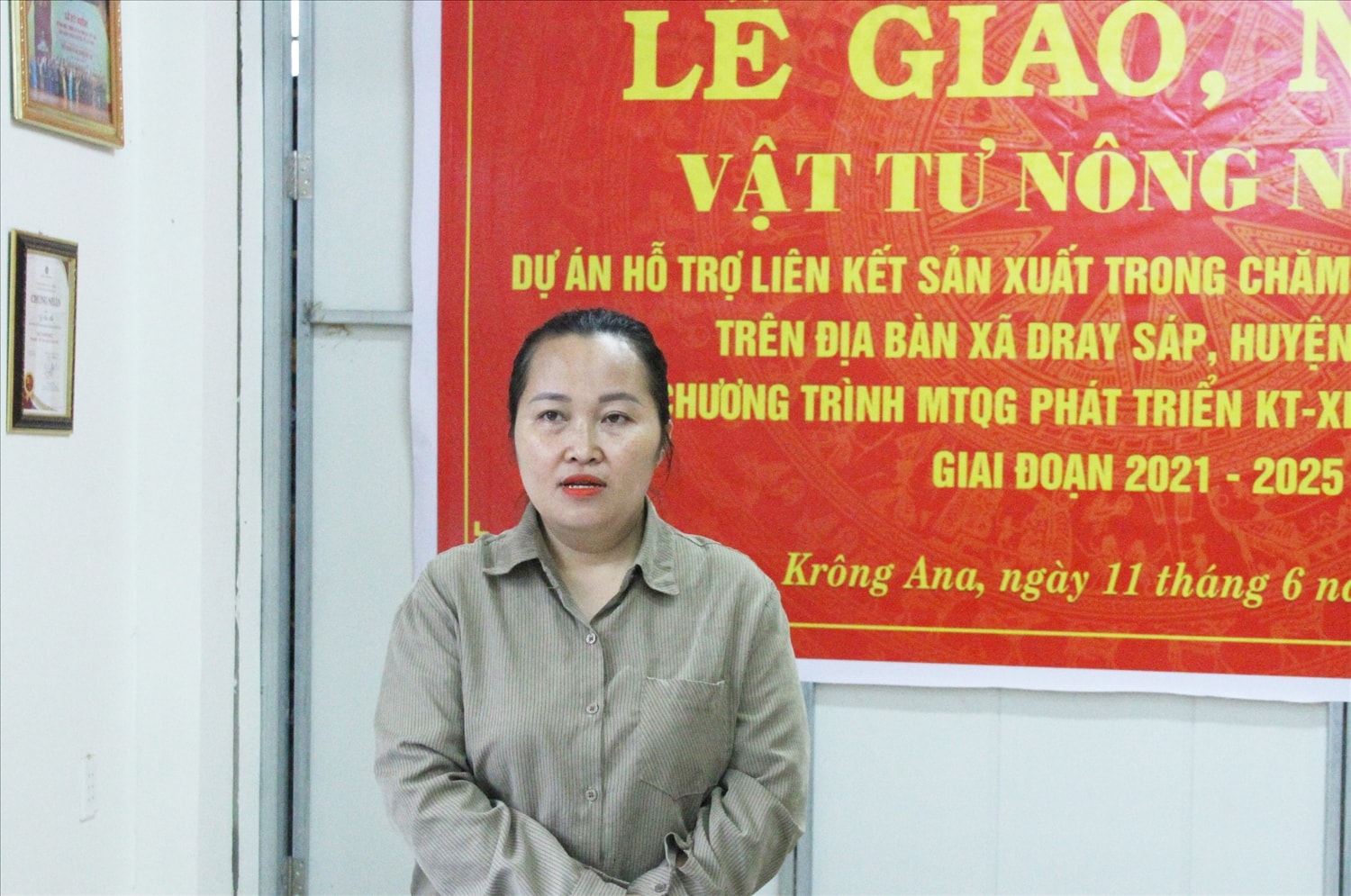 Bà H’Ban Niê Kdăm - Trưởng phòng Dân tộc và Tôn giáo huyện Krông Ana phát biểu tại buổi lễ