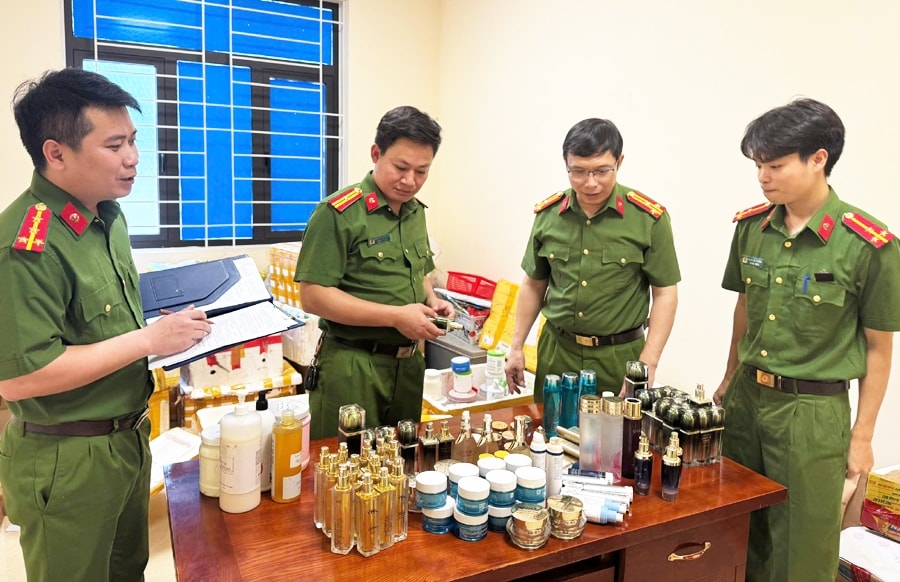 Phòng Cảnh sát Kinh tế triệt phá đường dây sản xuất, buôn bán hàng giả là thực phẩm chức năng