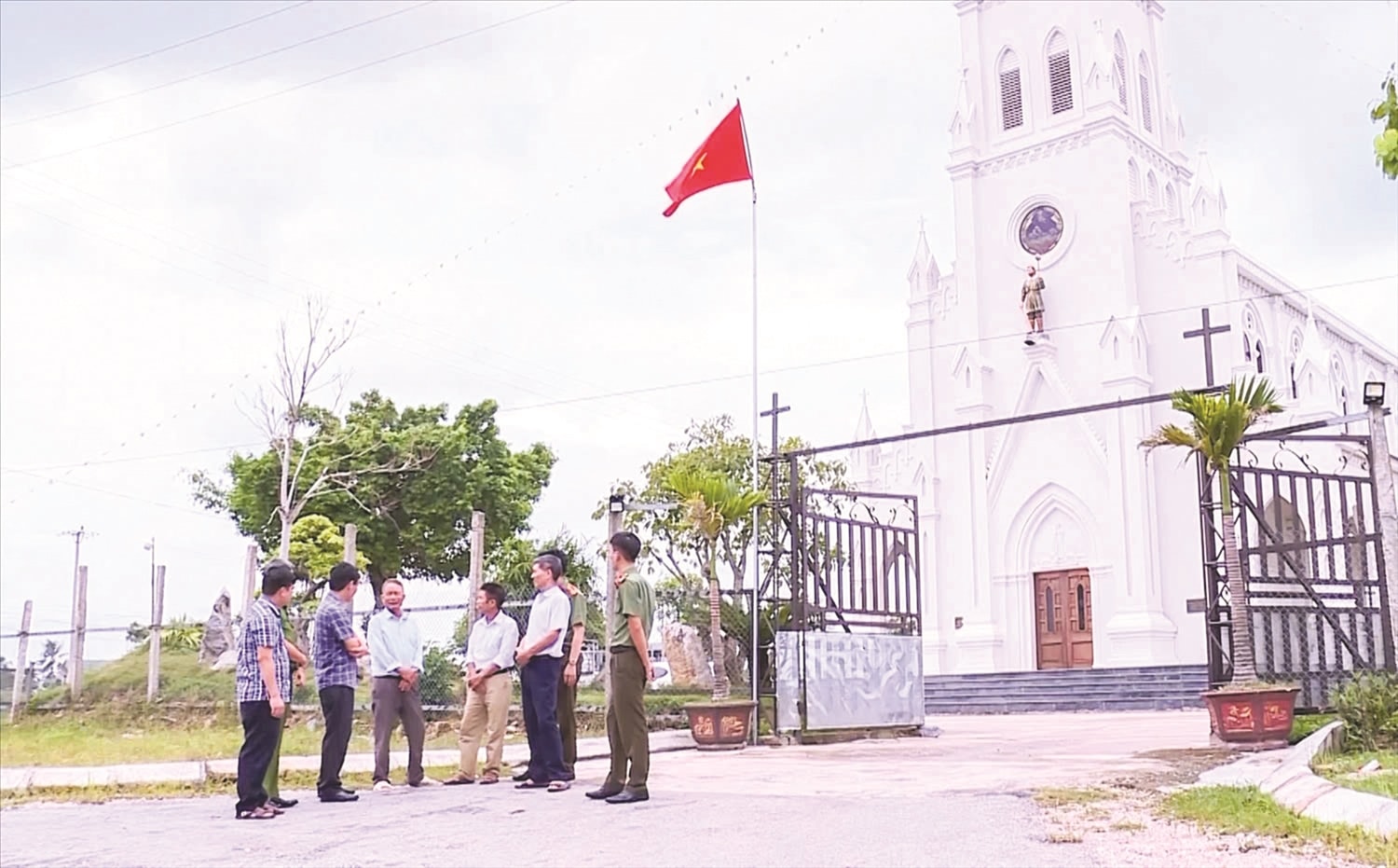 Tinh thần đoàn kết lương - giáo, góp công, góp của để xây dựng  các công trình hạ tầng nông thôn mới ở xứ Thanh