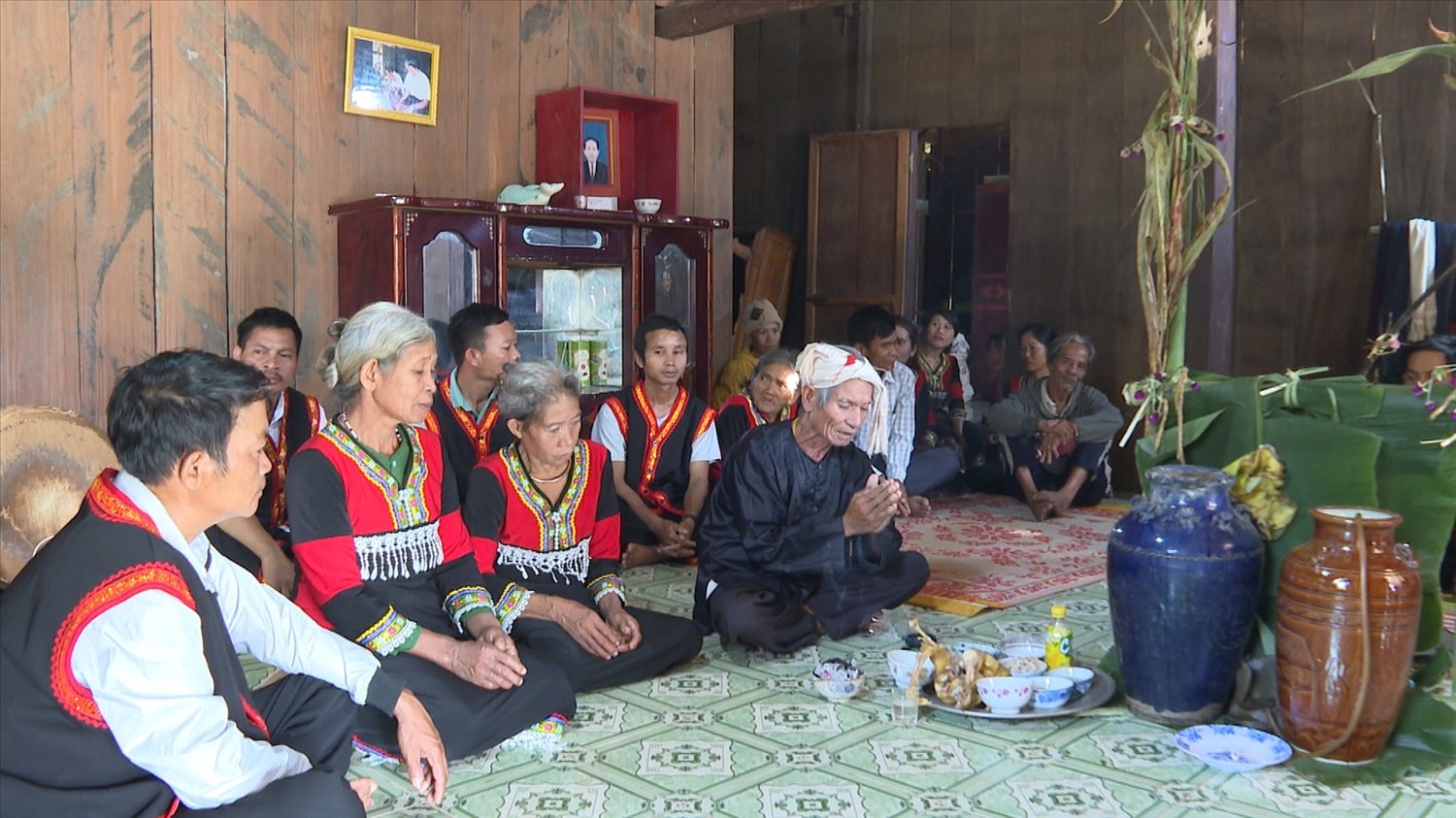 Nghi thức Lễ cúng lúa mới tại tộc họ Cà Mau, xã Ma Nới, huyện Ninh Sơn, tỉnh Ninh Thuận.