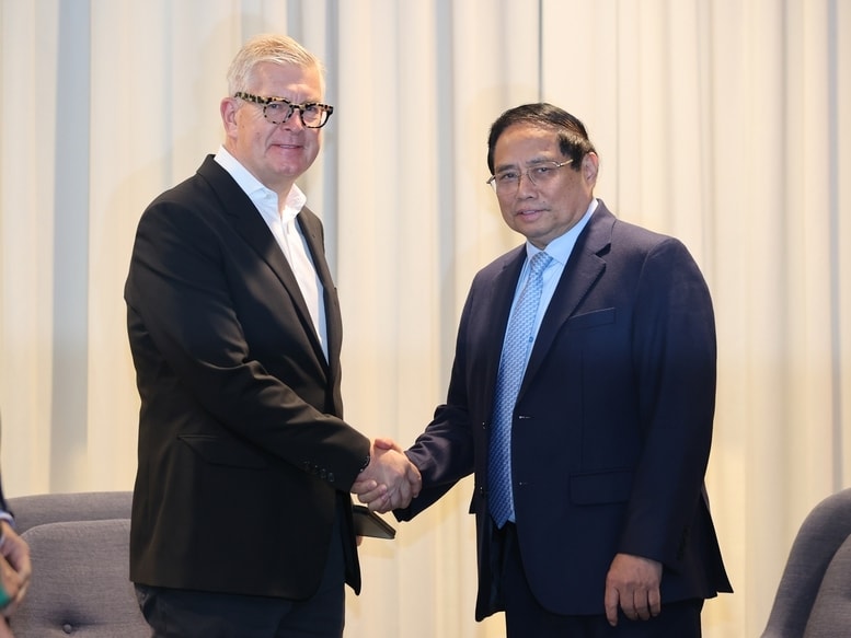 Thủ tướng Phạm Minh Chính tiếp ông Borje Ekholm, Tổng Giám đốc Tập đoàn Ericsson - Ảnh: VGP/Nhật Bắc