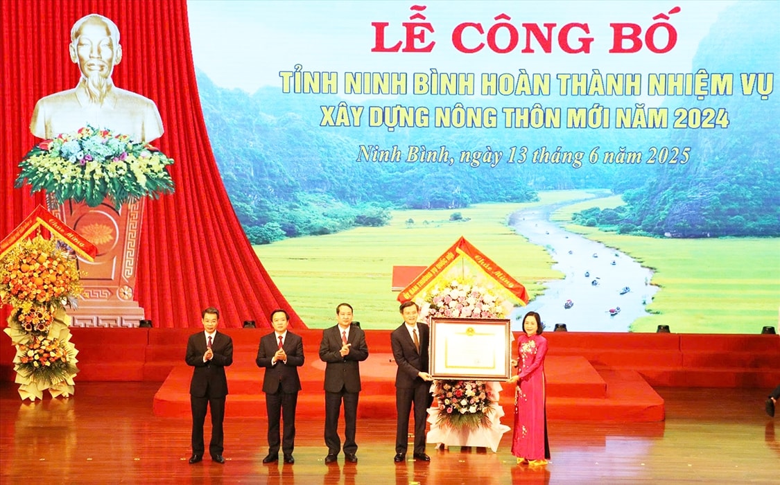 Ngày 13/6, tỉnh Ninh Bình tổ chức Lễ công bố tỉnh Ninh Bình hoàn thành nhiệm vụ xây dựng nông thôn mới năm 2024.