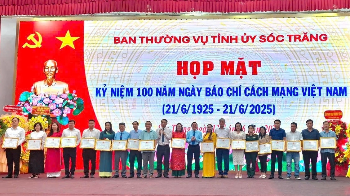 Có 40  cá nhân  được Chù tịch UBND tỉnh Sóc Trăng tặng  Bằng khen 