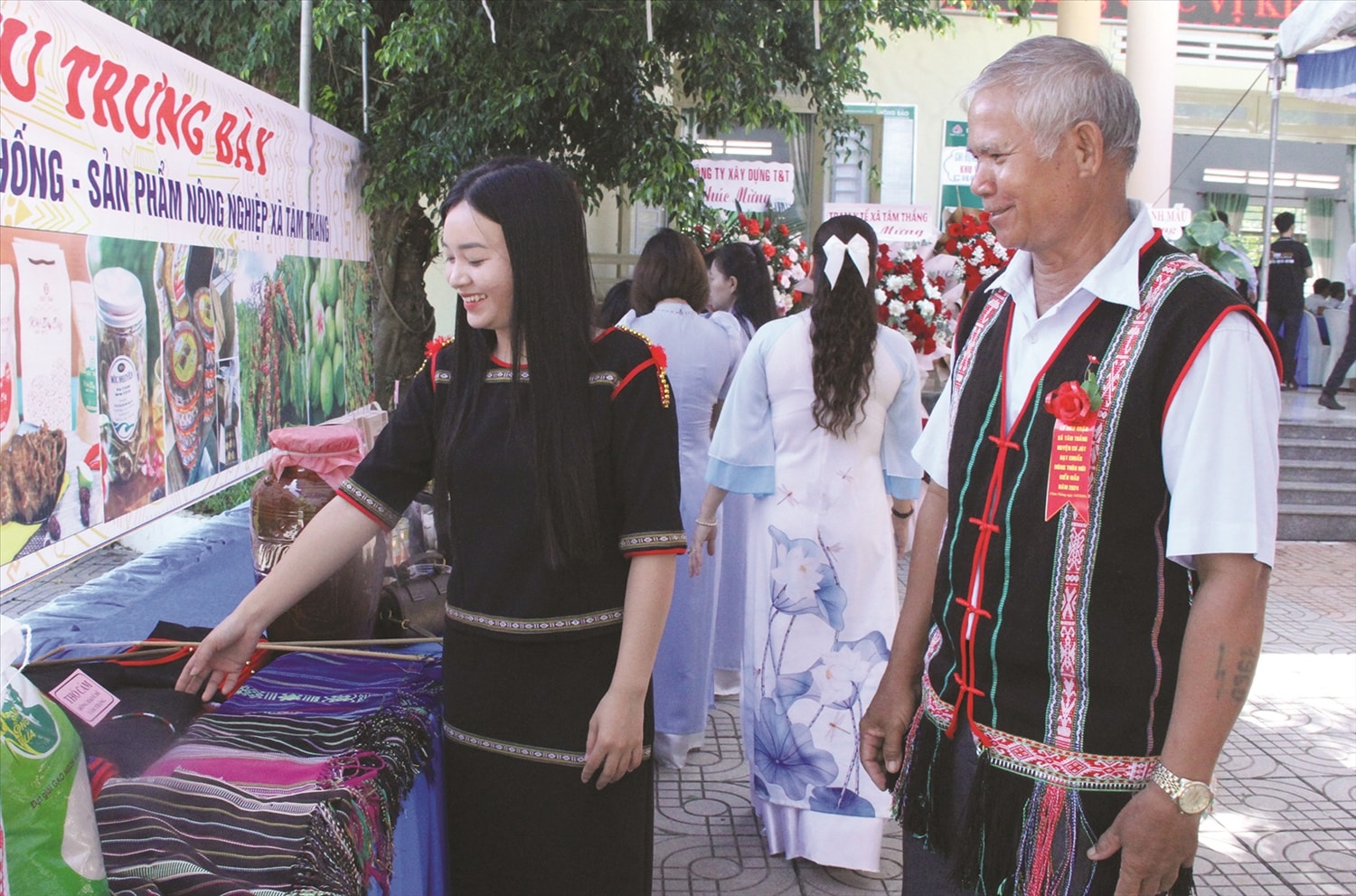 Ông Y Taih luôn quan tâm đến công tác bảo tồn, phát huy các giá trị văn hóa tốt đẹp tại địa phương