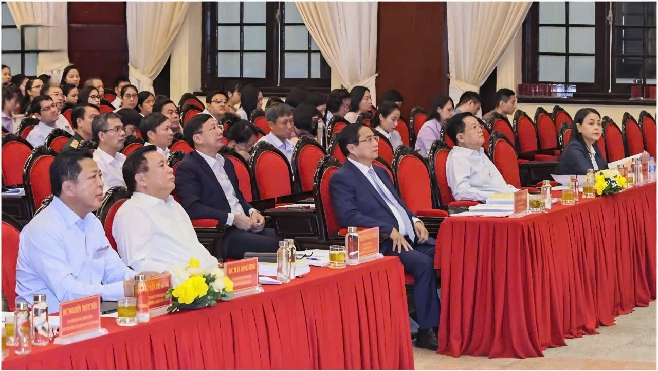 Thủ tướng Phạm Minh Chính và các đồng chí lãnh đạo Đảng, Nhà nước tham dự Hội nghị - Ảnh: VGP/Nguyễn Hoàng