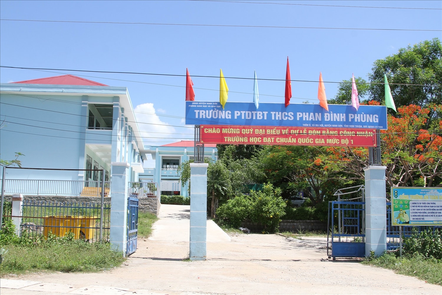 Trường Trung học Dân tộc bán trú-THCS Phan  Đình Phùng, xã Ma Nới, được Chương trình MTQG 1719 hỗ trợ kinh phí tu sửa khang trang.