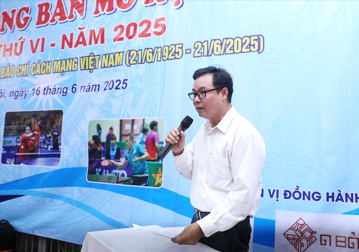Ông Nguyễn Văn Phong - Phó tổng biên tập Báo Dân tộc và Phát triển phát biểu khai mạcgiải đấu