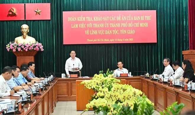 Trưởng Ban Tuyên giáo và Dân vận Trung ương Nguyễn Trọng Nghĩa phát biểu tại buổi làm việc với Thành ủy TP. Hồ Chí Minh. (Ảnh: Việt Dũng)
